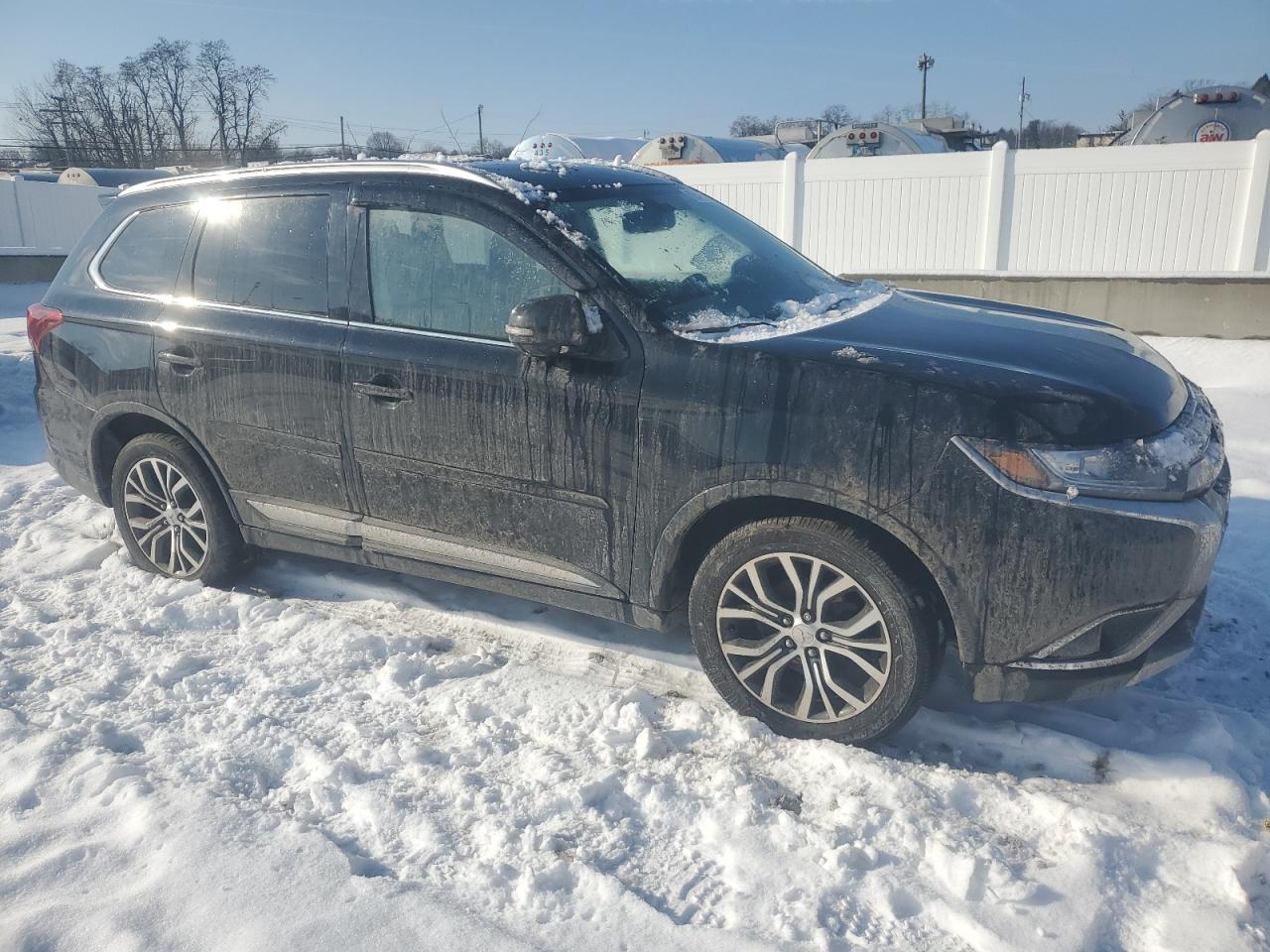 2017 Mitsubishi Outlander - Image 4