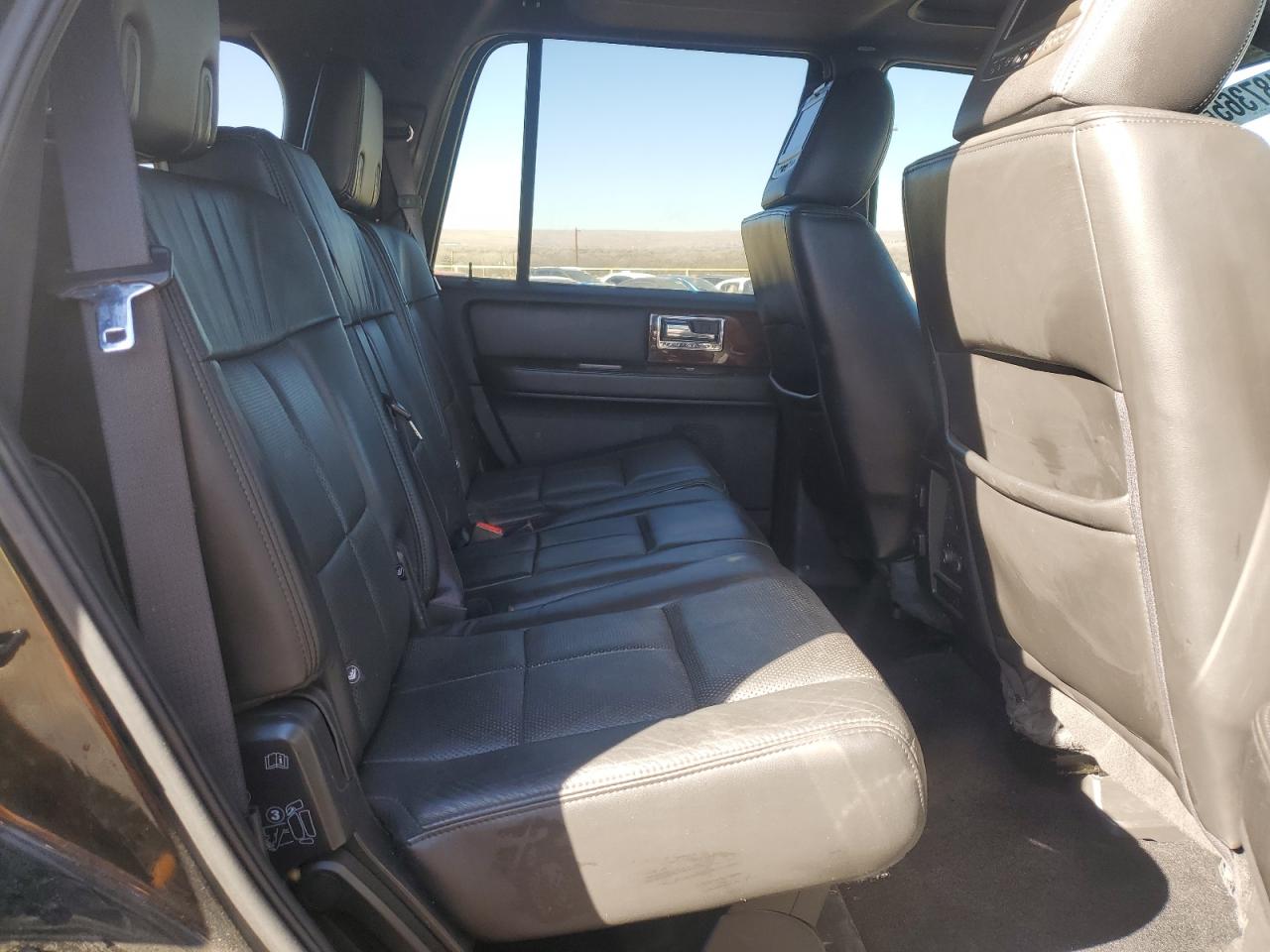 2013 Lincoln Navigator - Image 11
