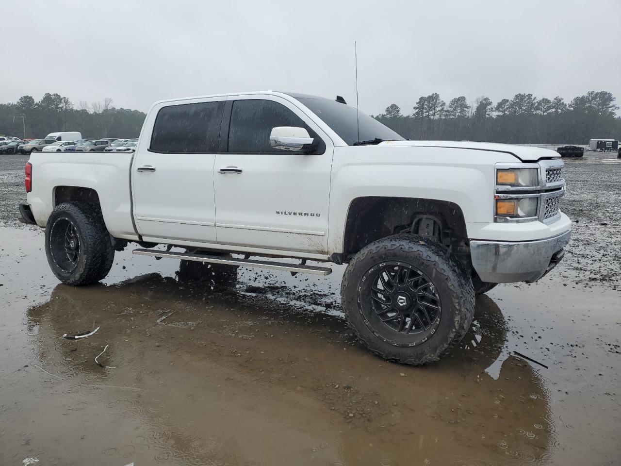 2015 Chevrolet Silverado - Image 4