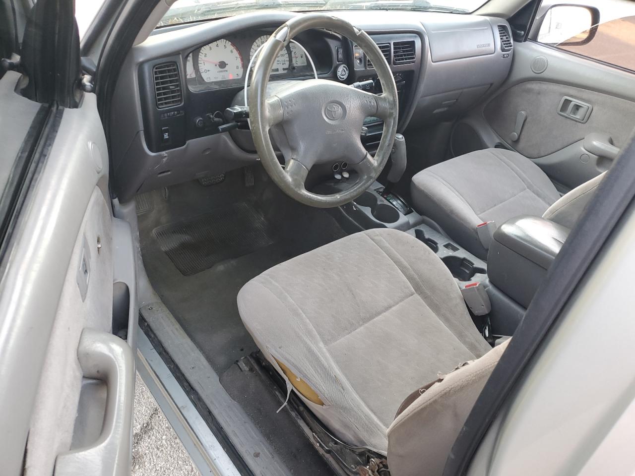 2003 Toyota Tacoma - Image 8