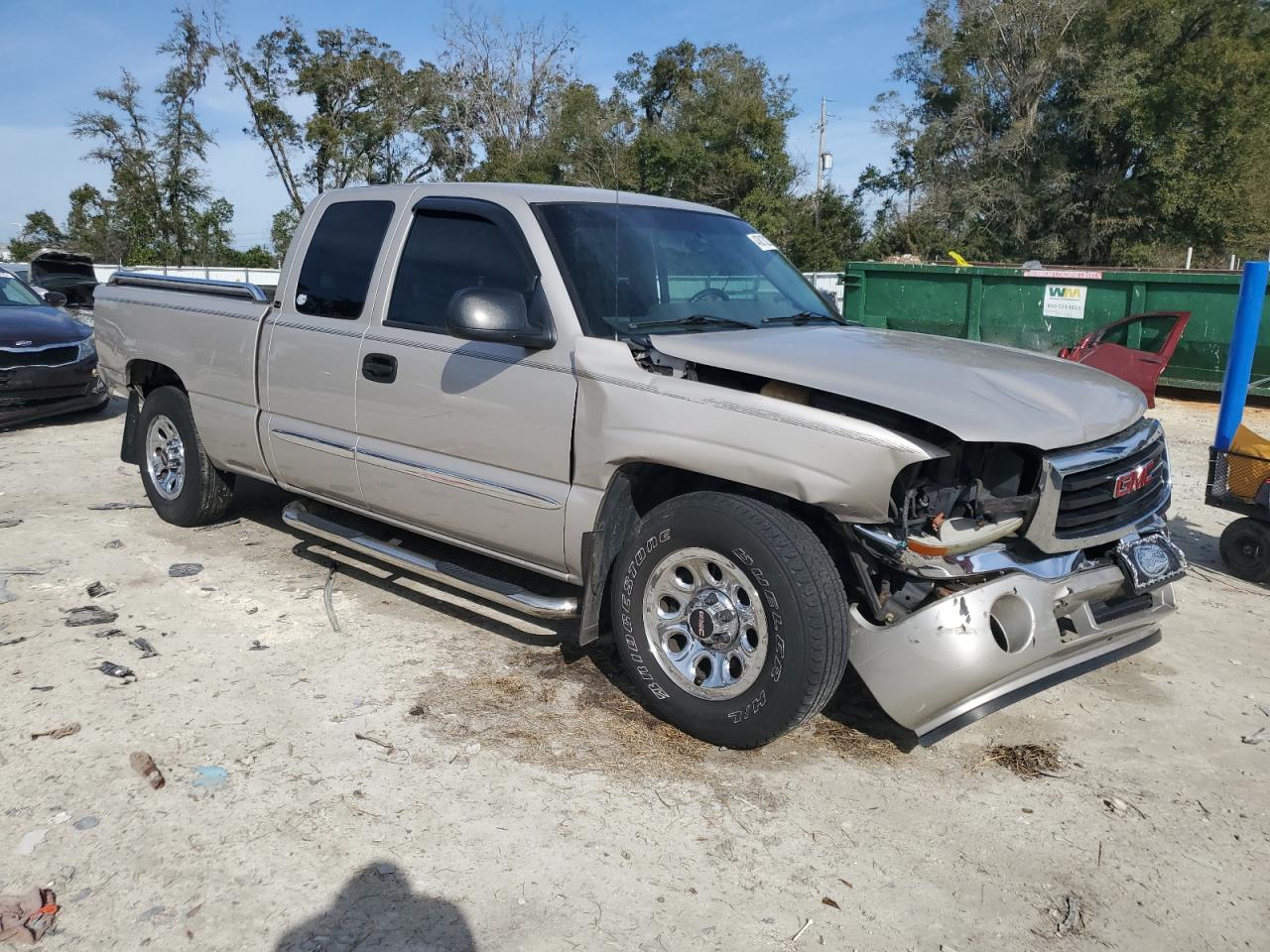 2005 GMC Sierra - Image 4