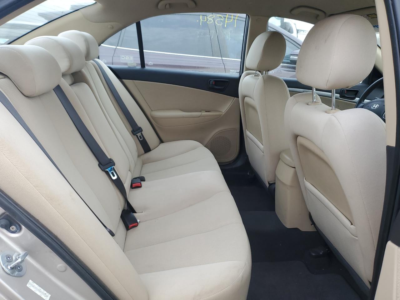 2010 Hyundai Sonata - Image 10