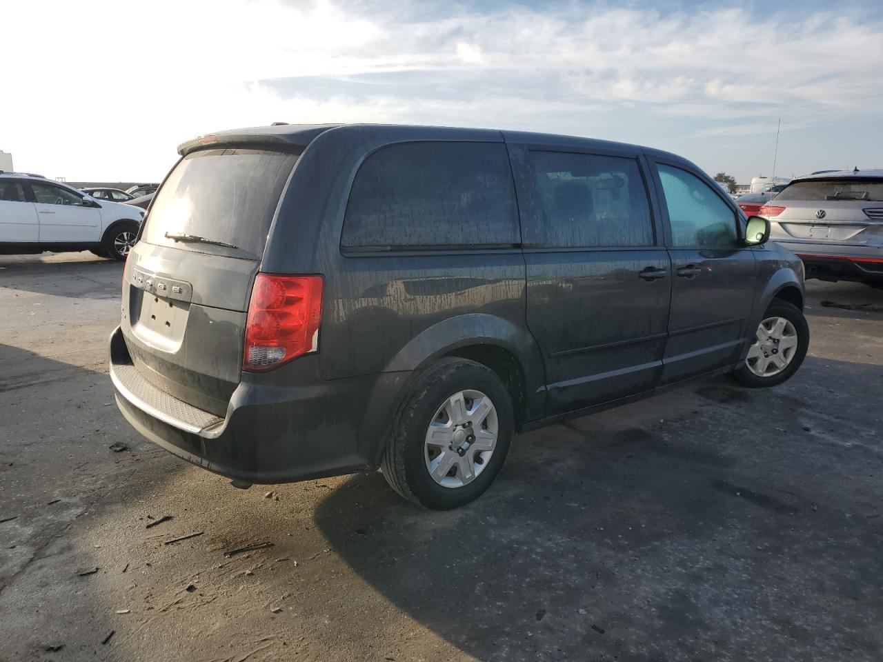 2011 Dodge Caravan - Image 3