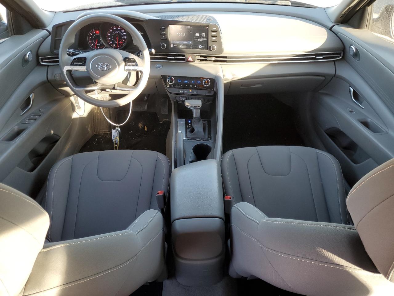 2021 Hyundai Elantra - Image 8