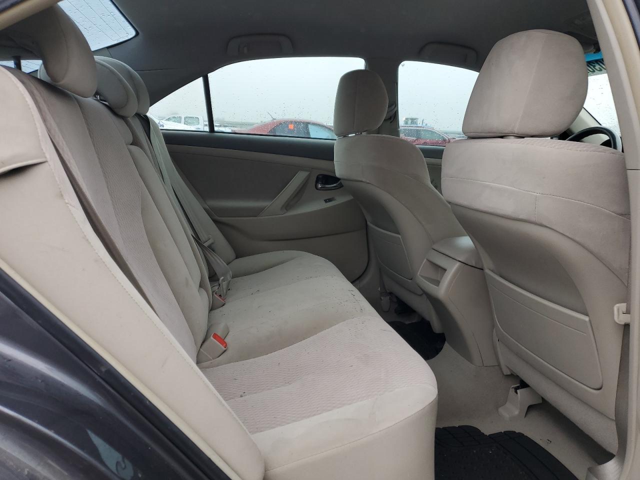 2011 Toyota Camry - Image 10