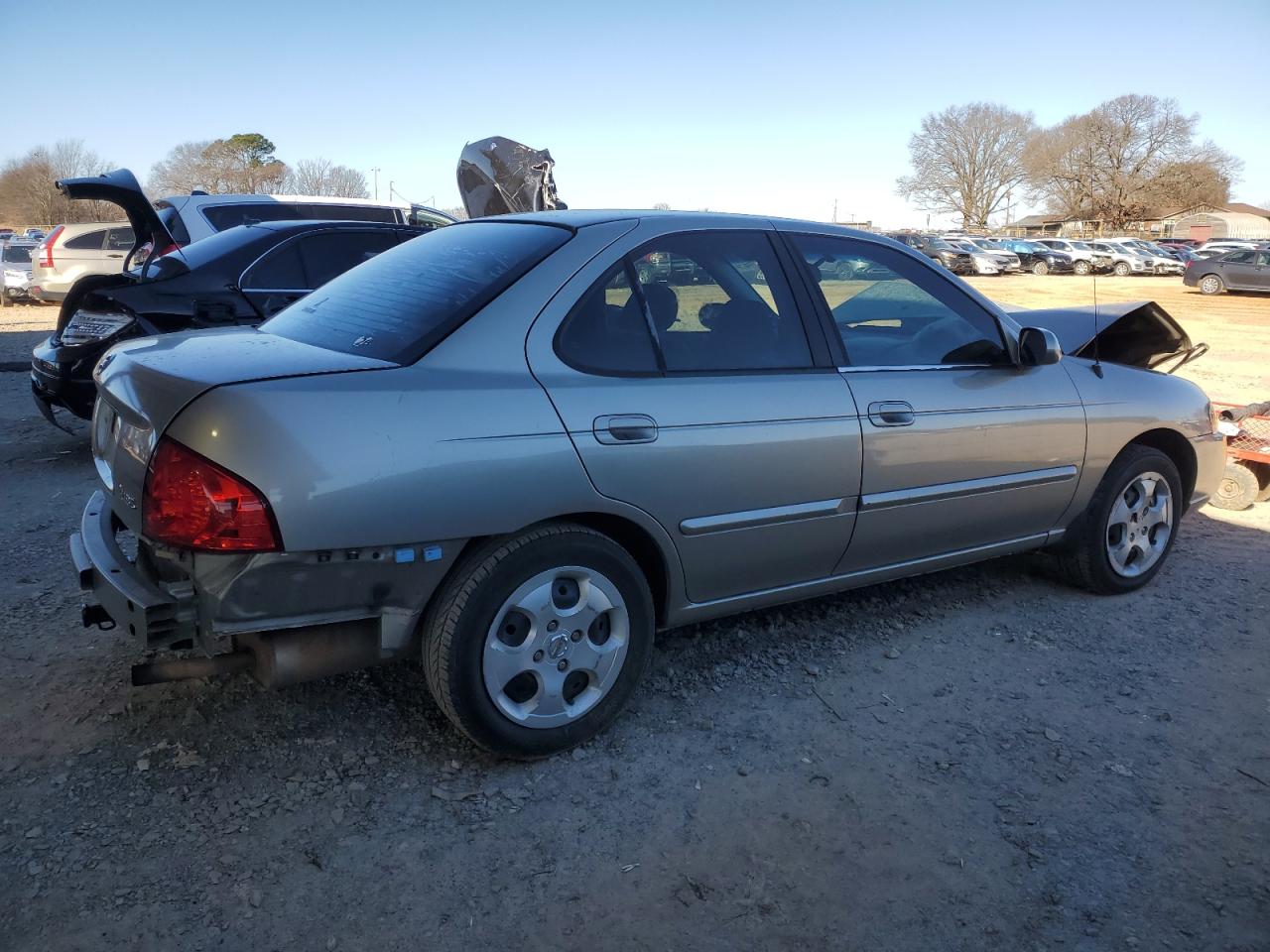 2004 Nissan Sentra - Image 3
