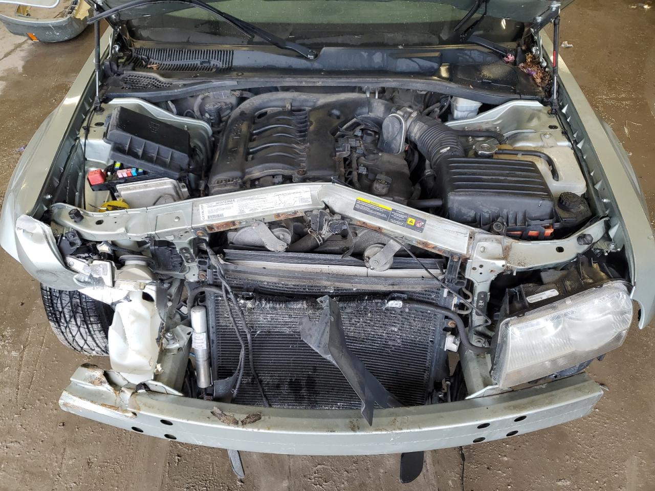 2006 Chrysler 300 - Image 11