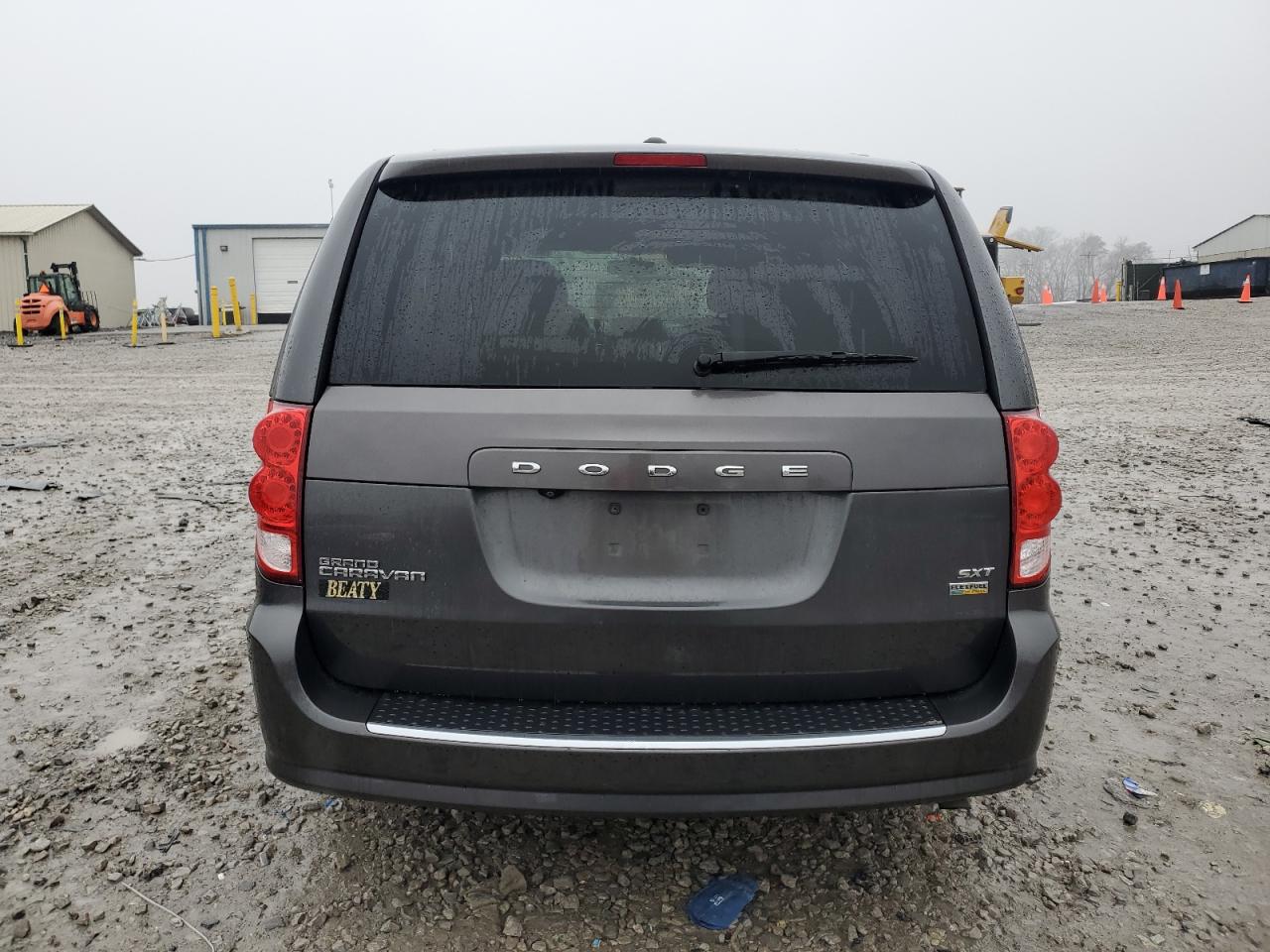 2017 Dodge Caravan - Image 6