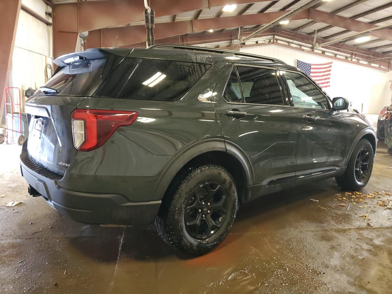2022 Ford Explorer - Image 3