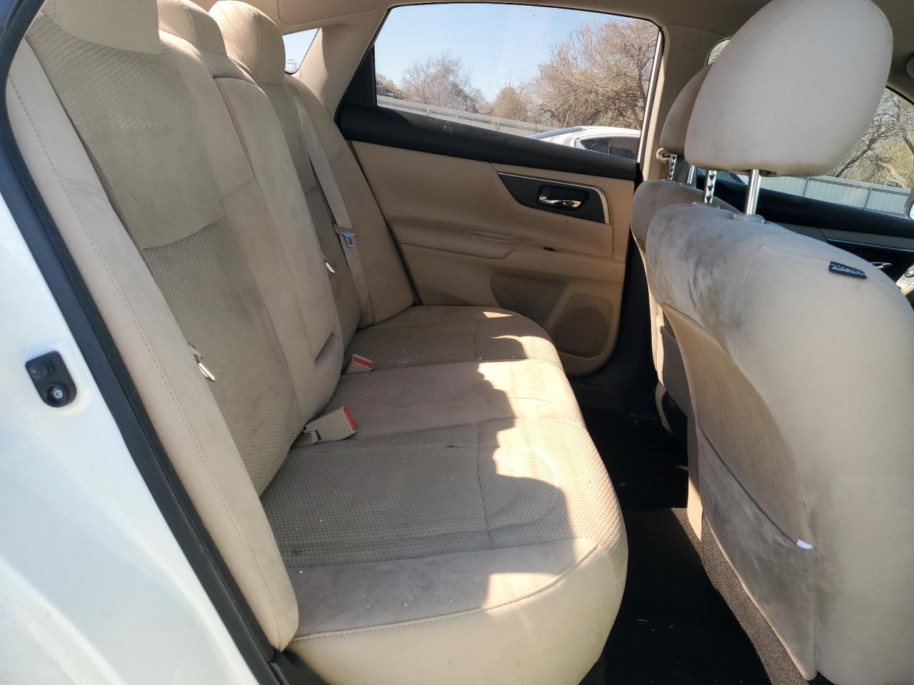 2015 Nissan Altima - Image 10