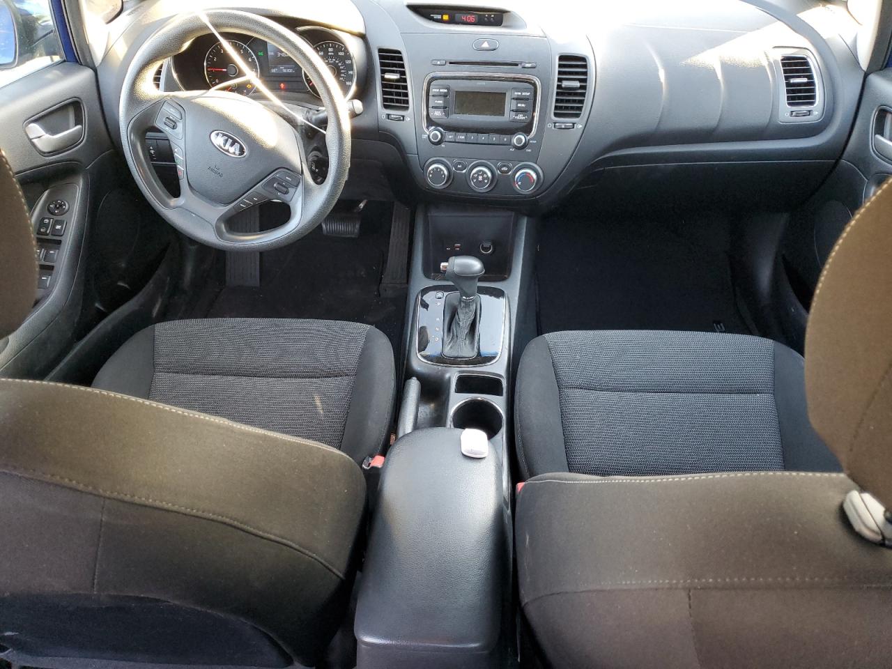 2017 Kia Forte - Image 8