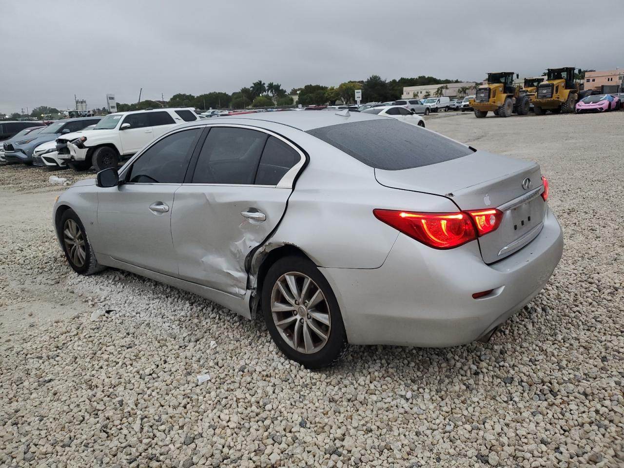 2015 Infiniti Q50 - Image 2