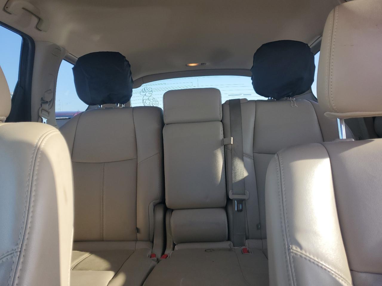 2016 Nissan Pathfinder - Image 10