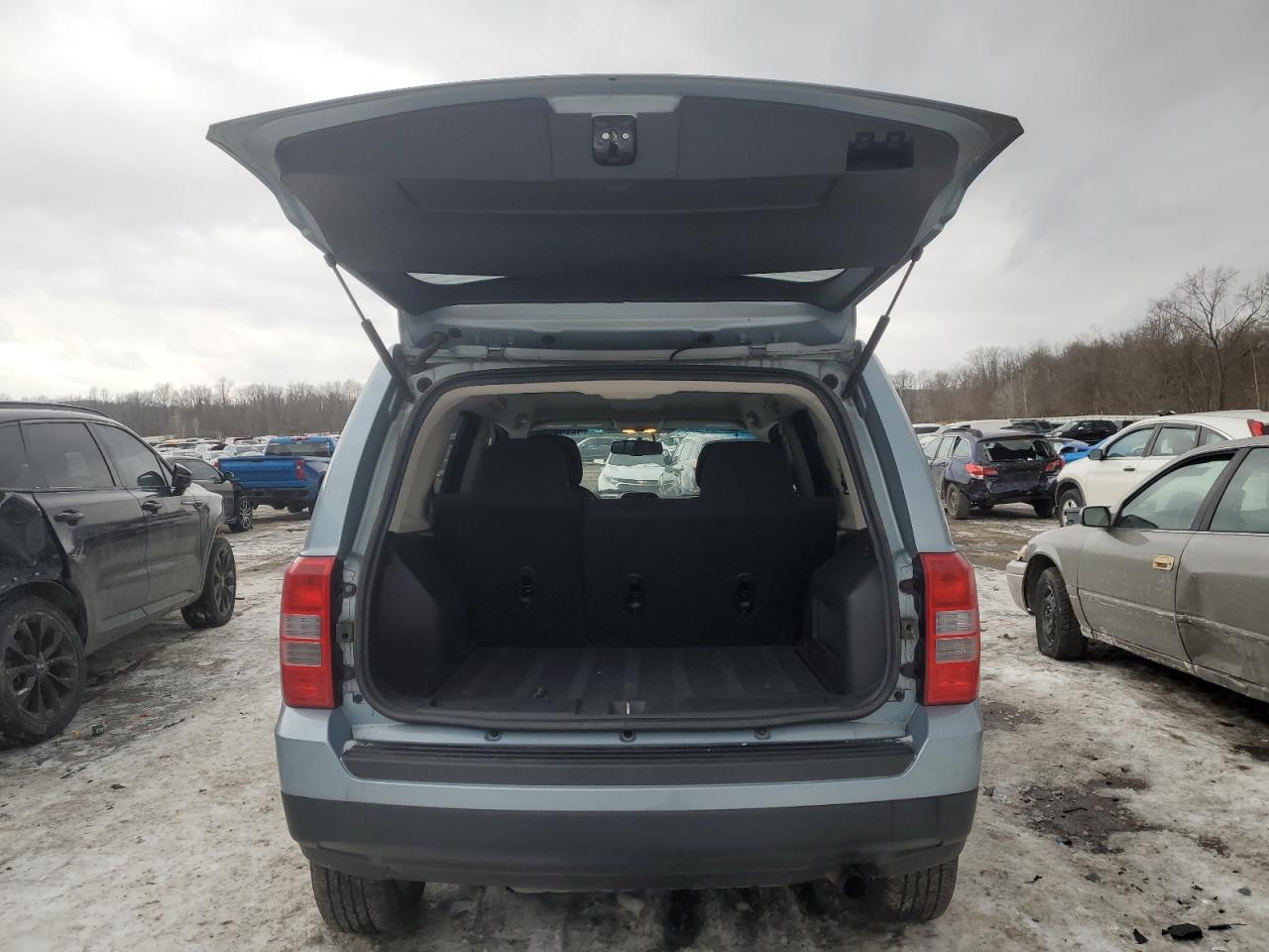 2014 Jeep Liberty (Patriot) - Image 6