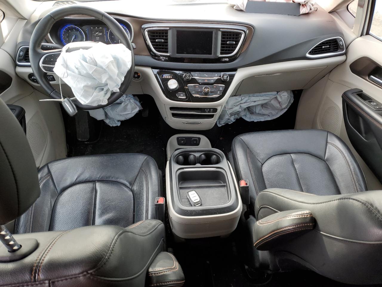 2018 Chrysler Pacifica - Image 8