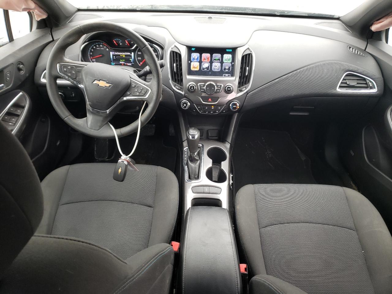 2018 Chevrolet Cruze - Image 8