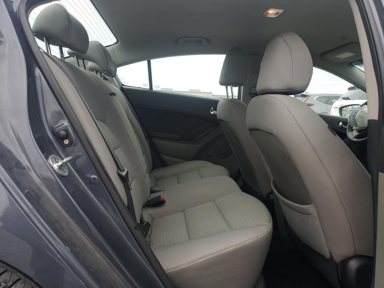 2016 Kia Forte - Image 11