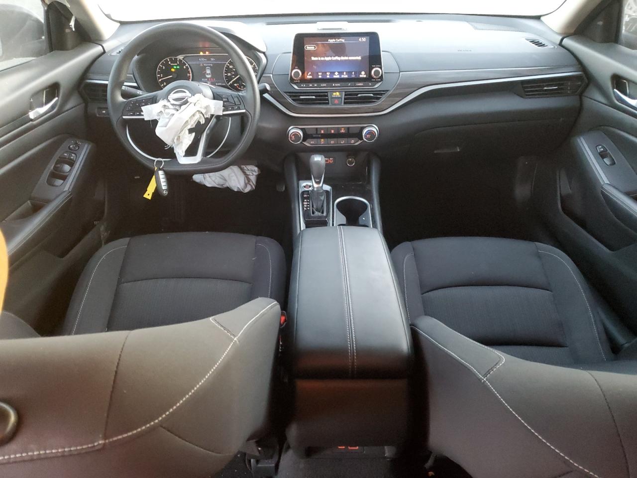 2024 Nissan Altima - Image 8