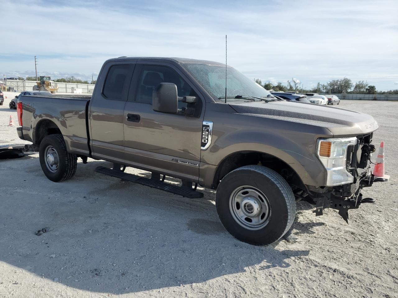 2022 Ford F250 - Image 4