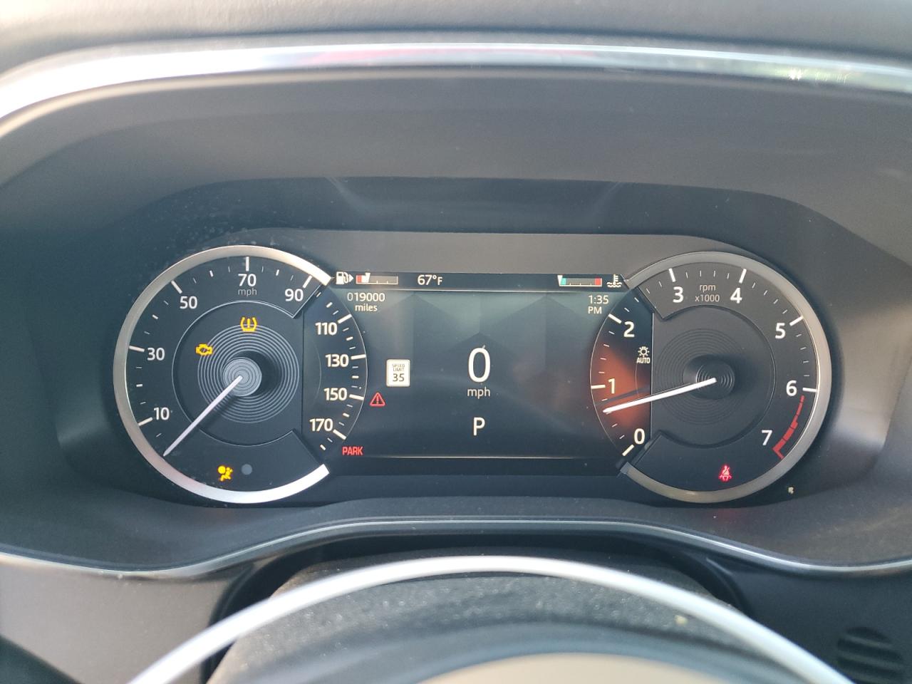 2022 Jaguar XF - Image 9