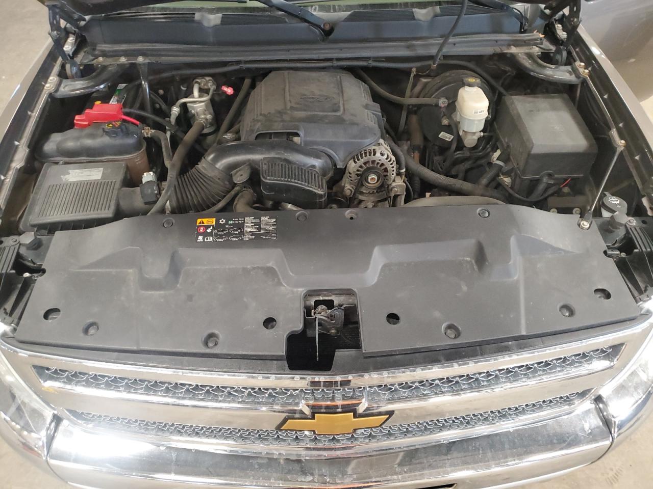 2012 Chevrolet Silverado - Image 11
