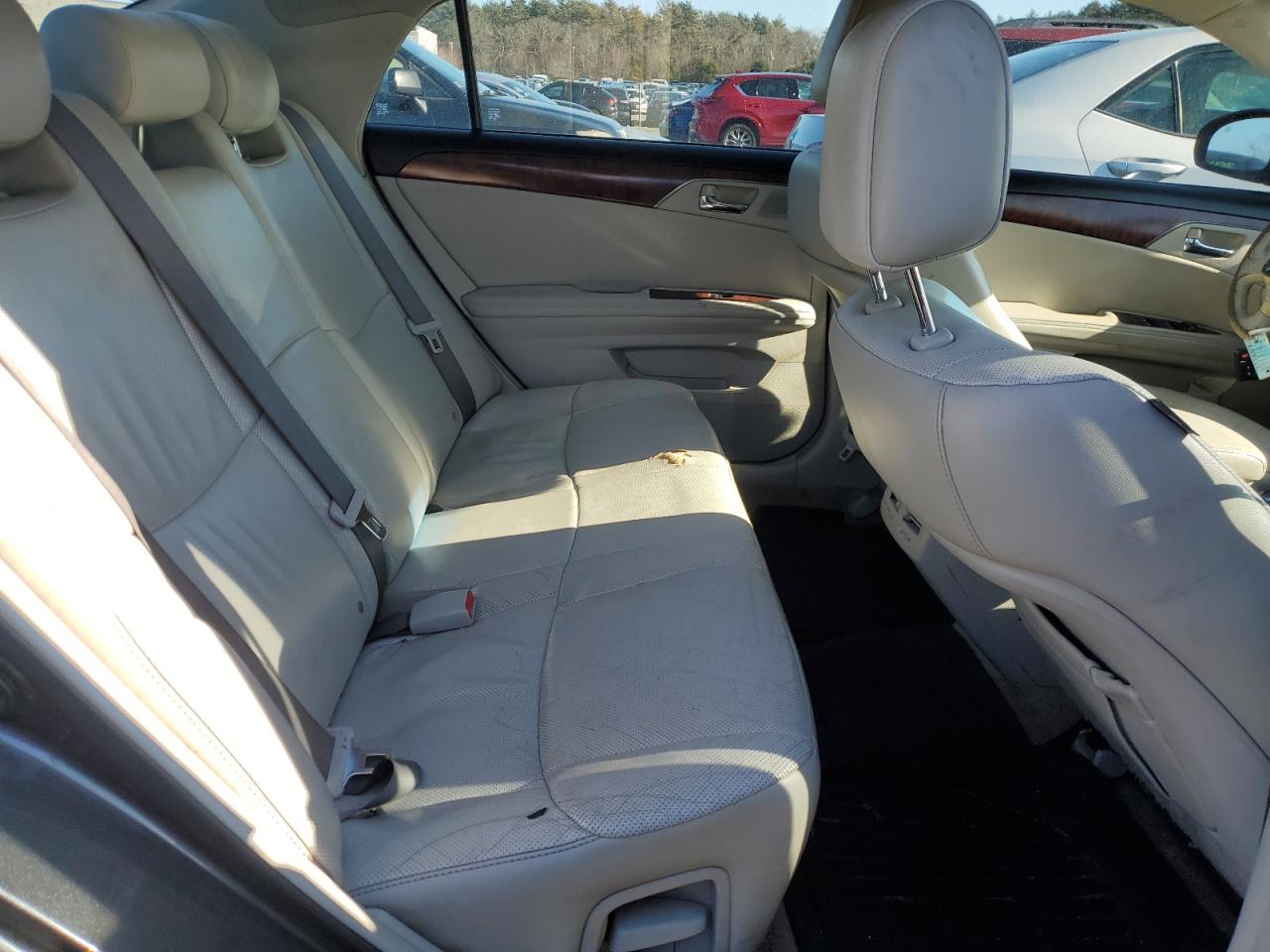 2011 Toyota Avalon - Image 10