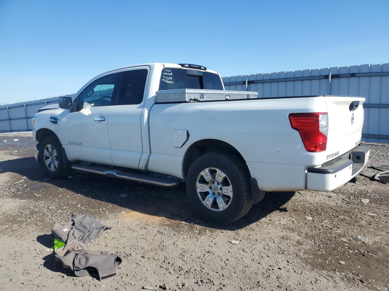 2017 Nissan Titan - Image 2
