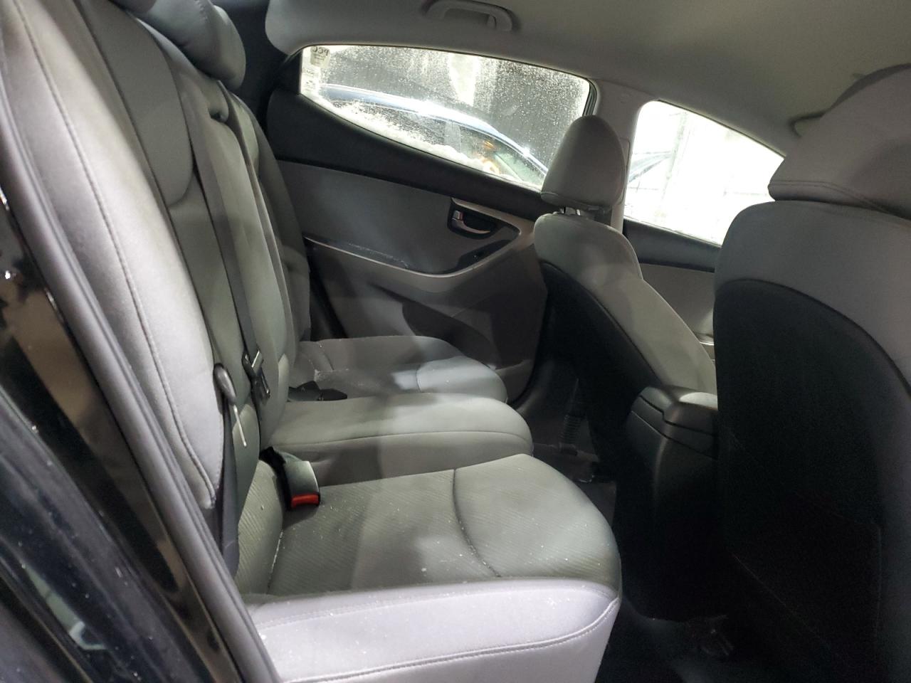 2012 Hyundai Elantra - Image 11