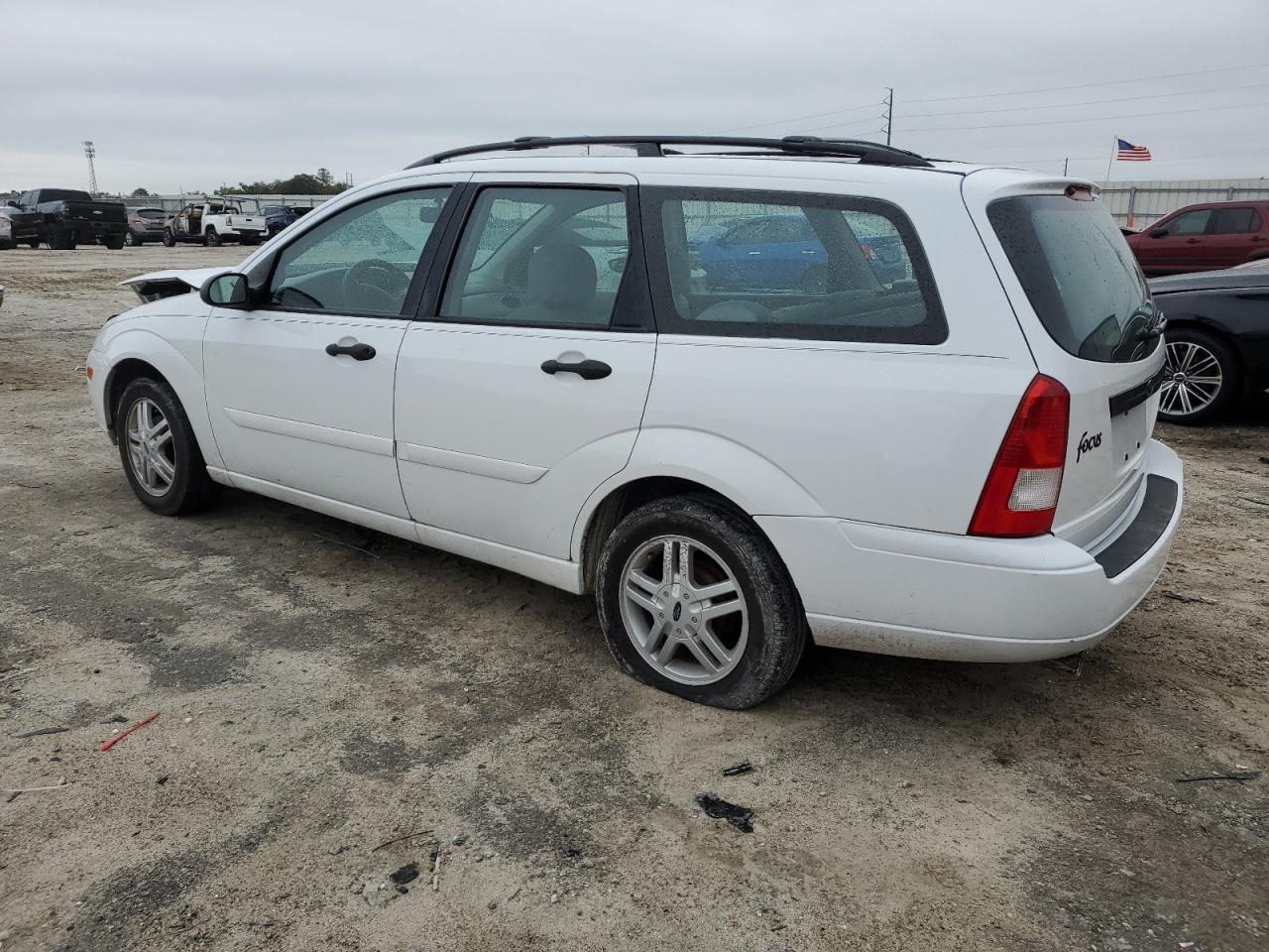 2000 Ford Focus - Image 2