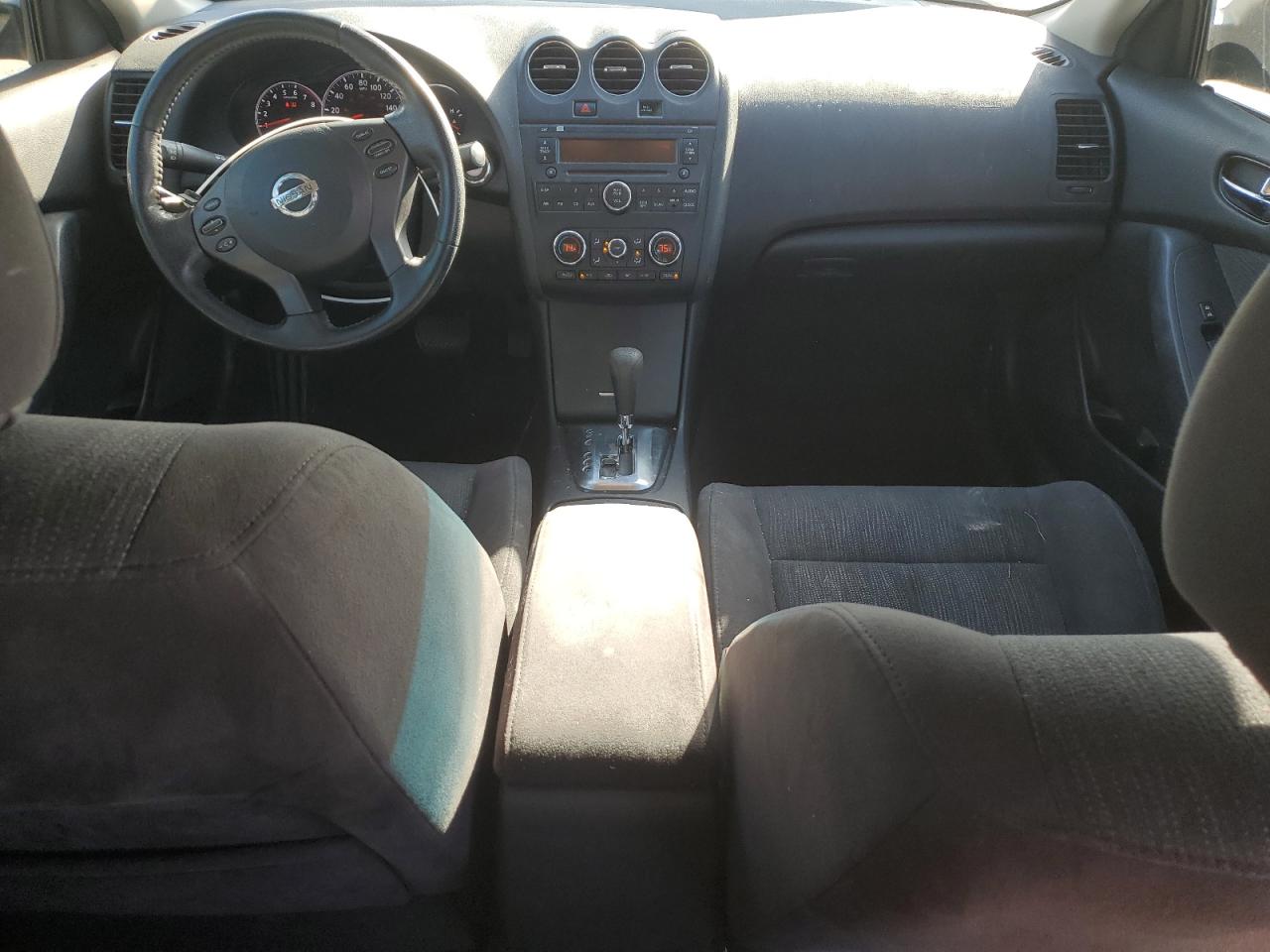 2010 Nissan Altima - Image 8