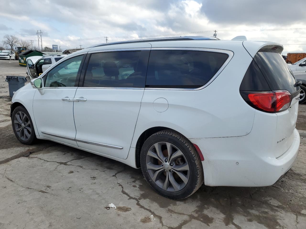 2019 Chrysler Pacifica - Image 2