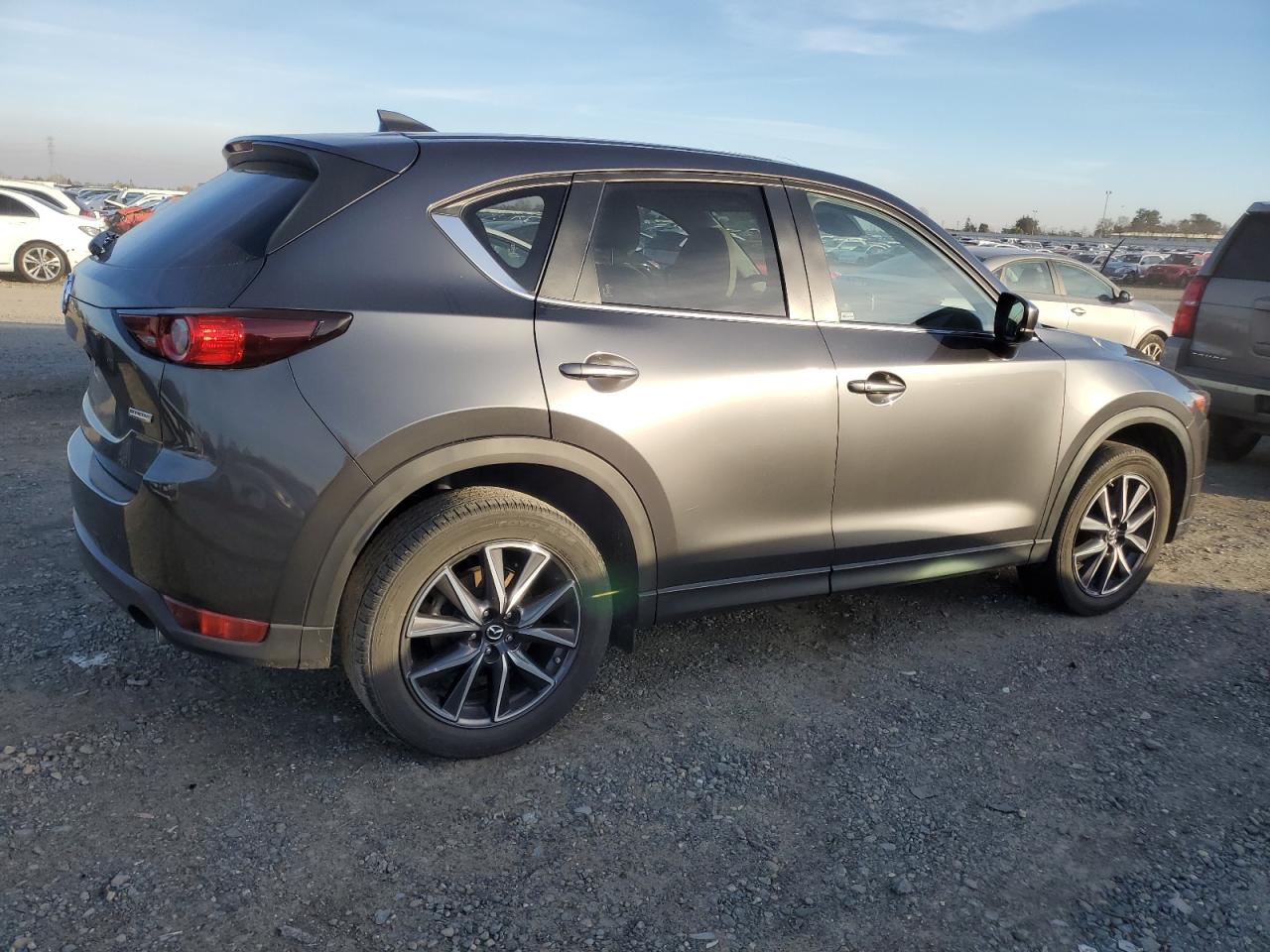 VIN JM3KFACM9J0340364 2018 MAZDA CX-5 no.3