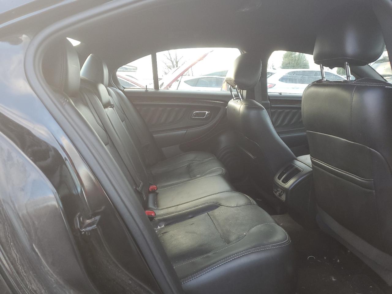 2014 Ford Taurus - Image 10