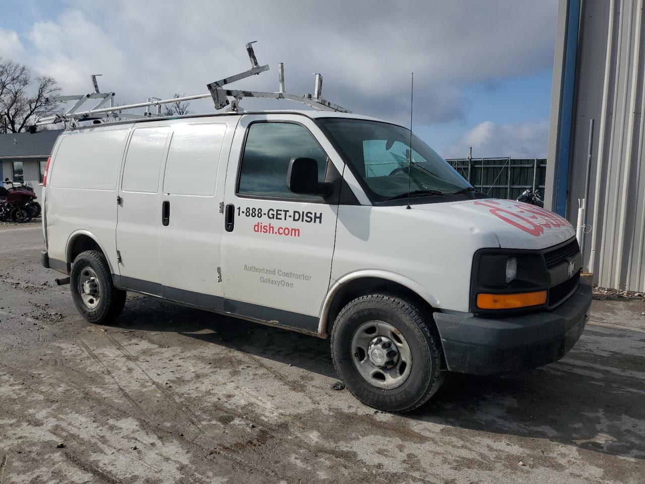 2015 Chevrolet Express - Image 4