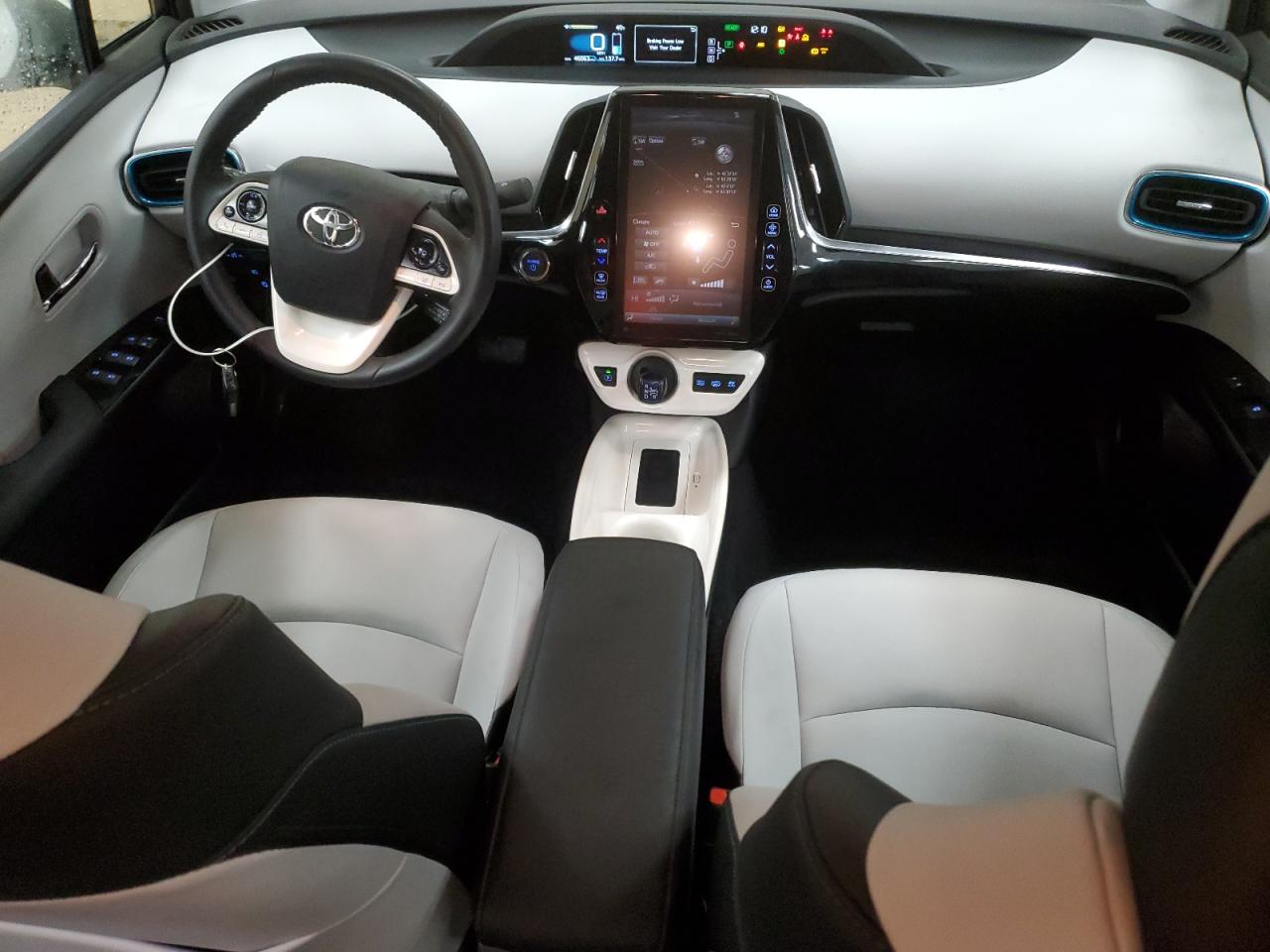2018 Toyota Prius - Image 8