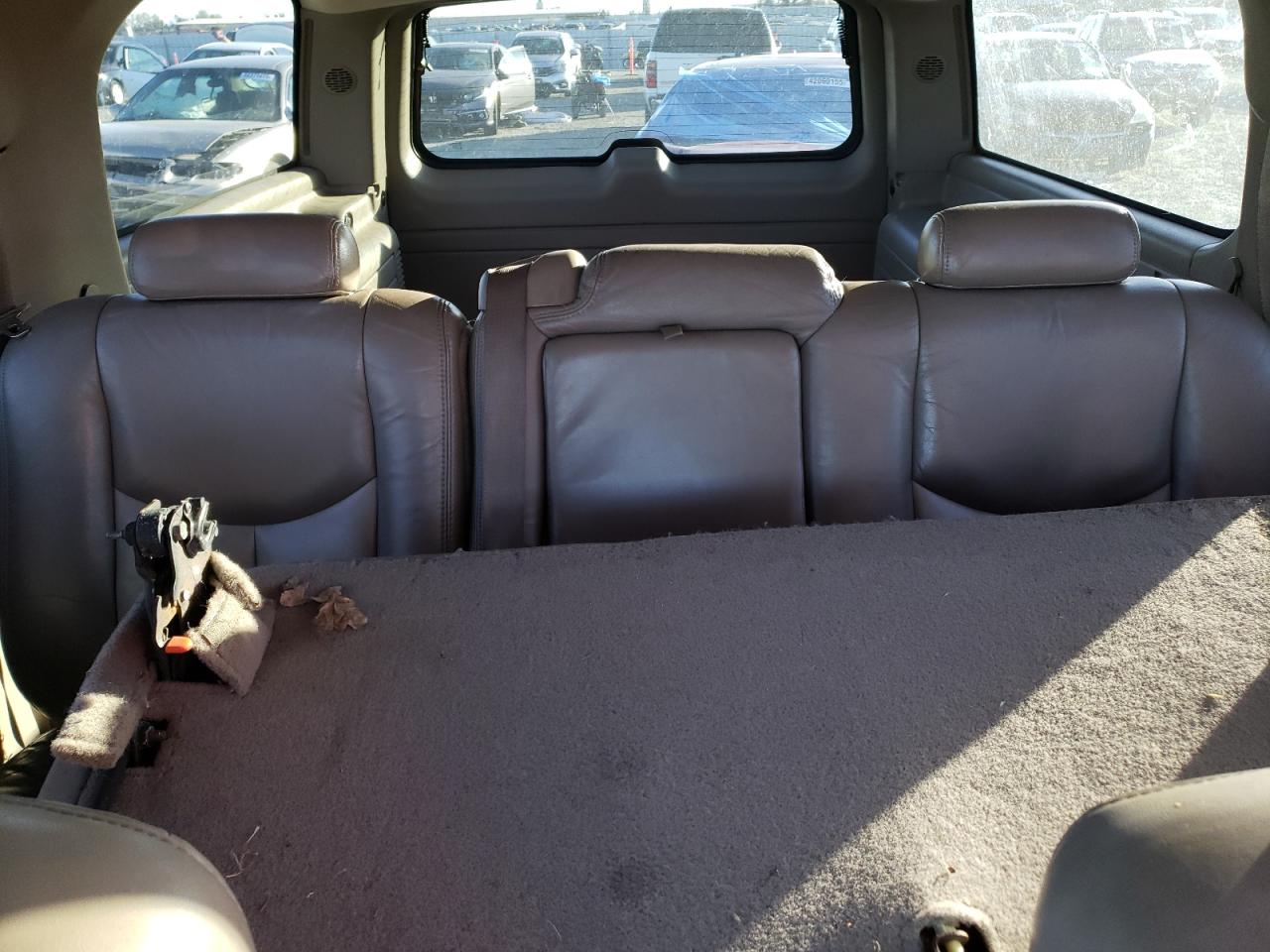 2004 GMC Yukon - Image 10