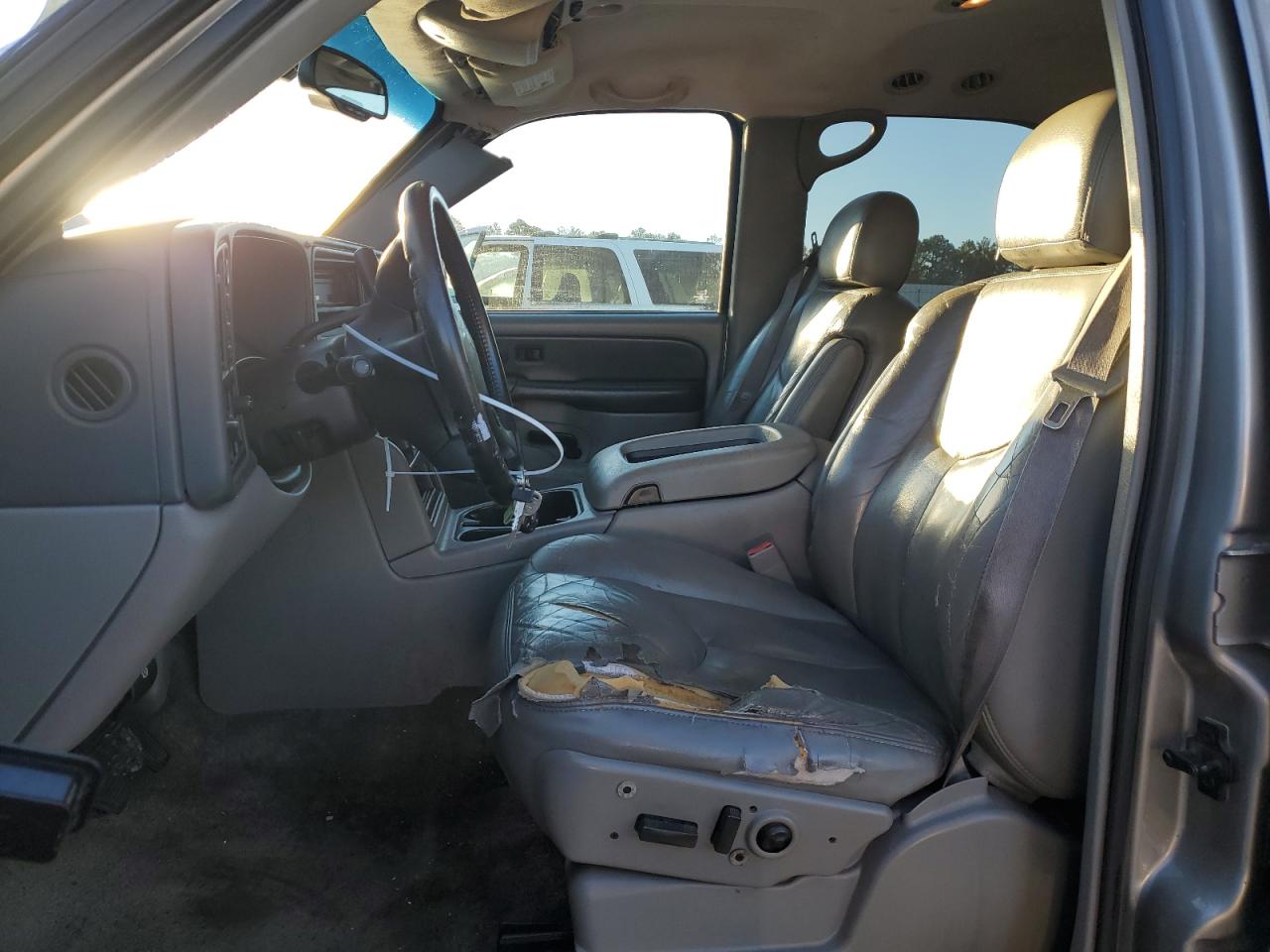 2003 Chevrolet Tahoe - Image 7