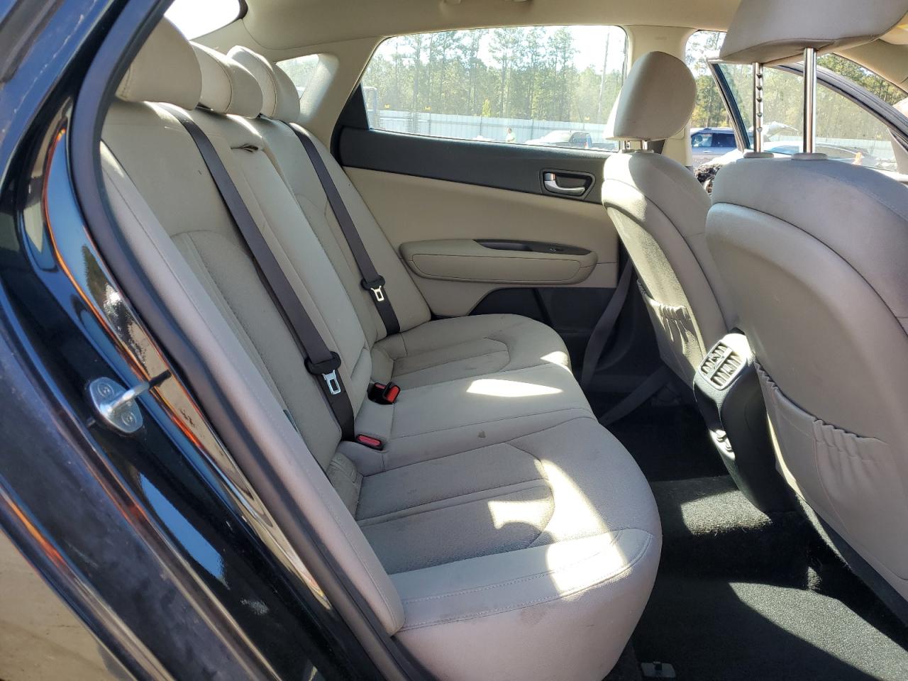 2017 Kia Optima - Image 11