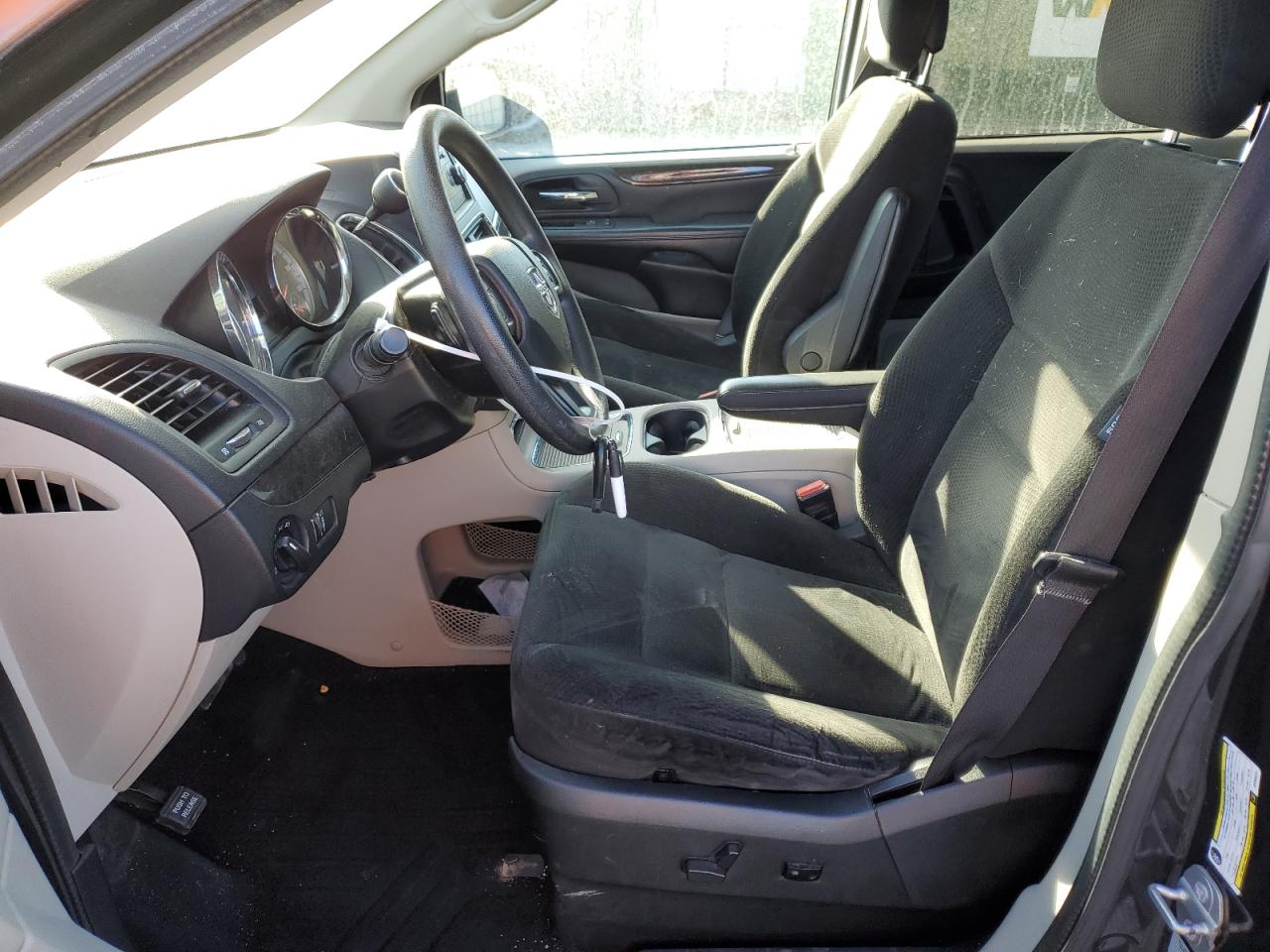 2016 Dodge Caravan - Image 7