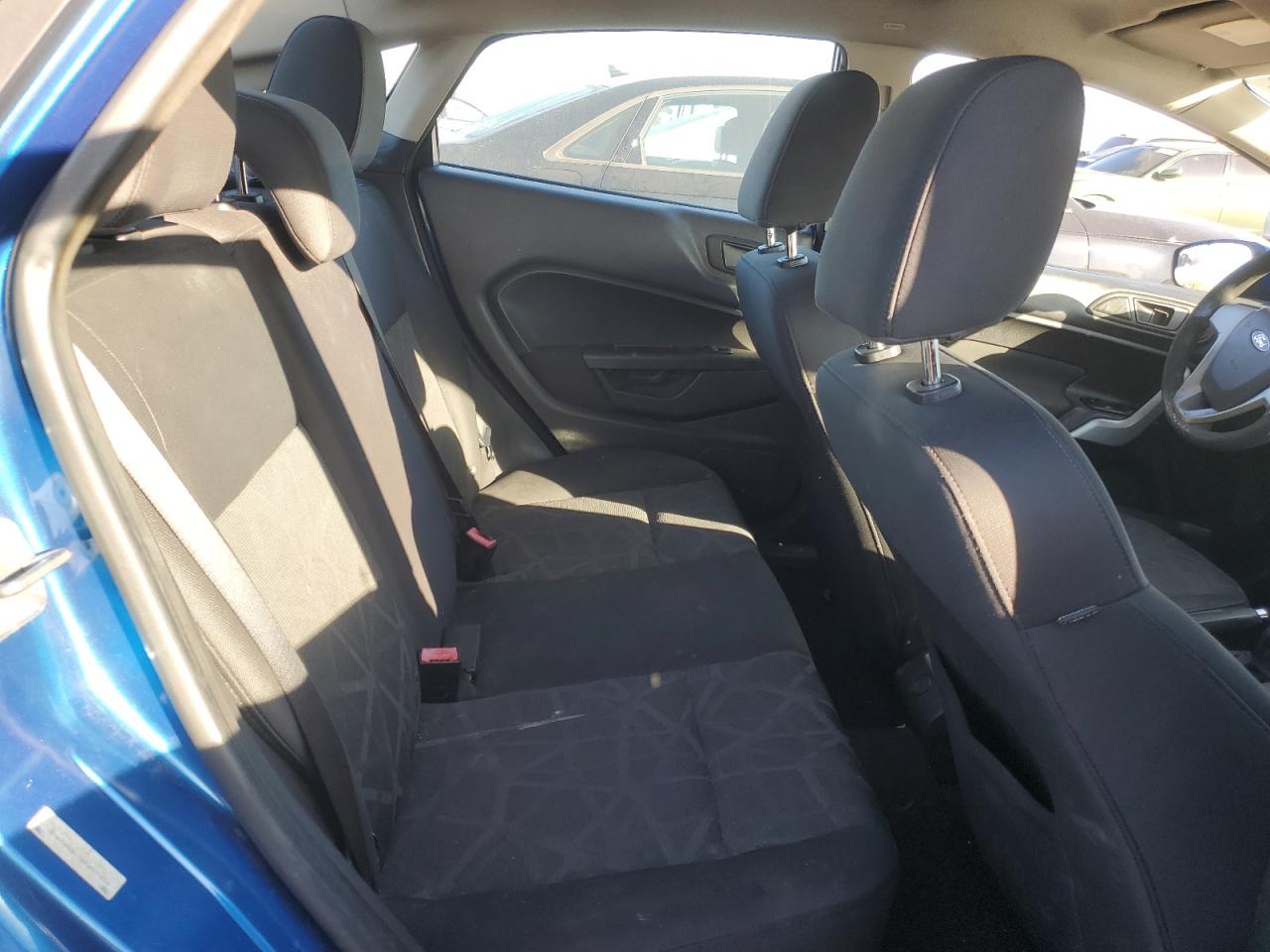 2011 Ford Fiesta - Image 10