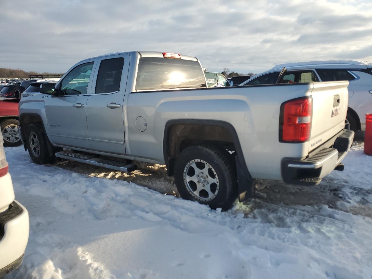 2014 GMC Sierra - Image 2
