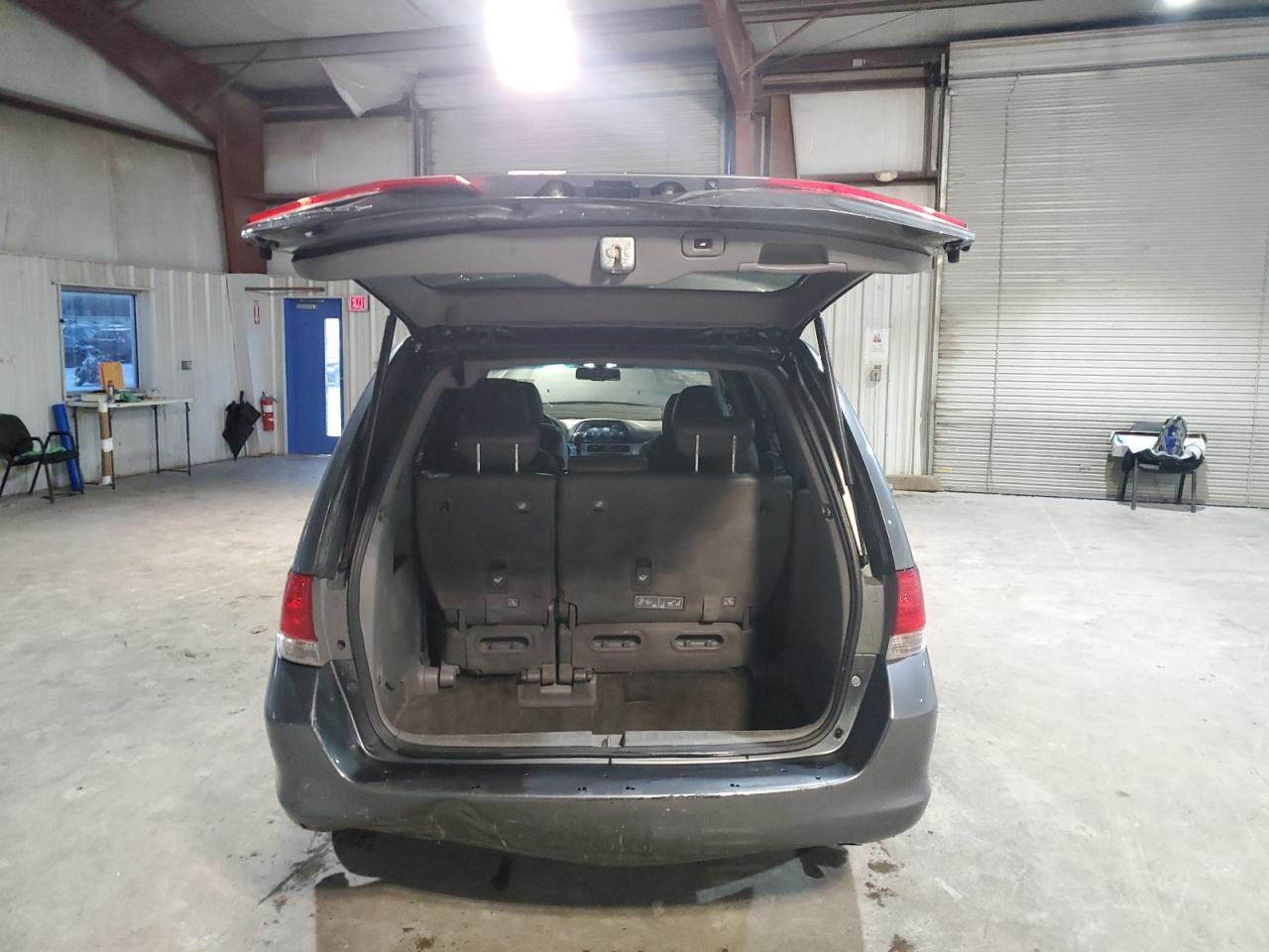 2010 Honda Odyssey - Image 6