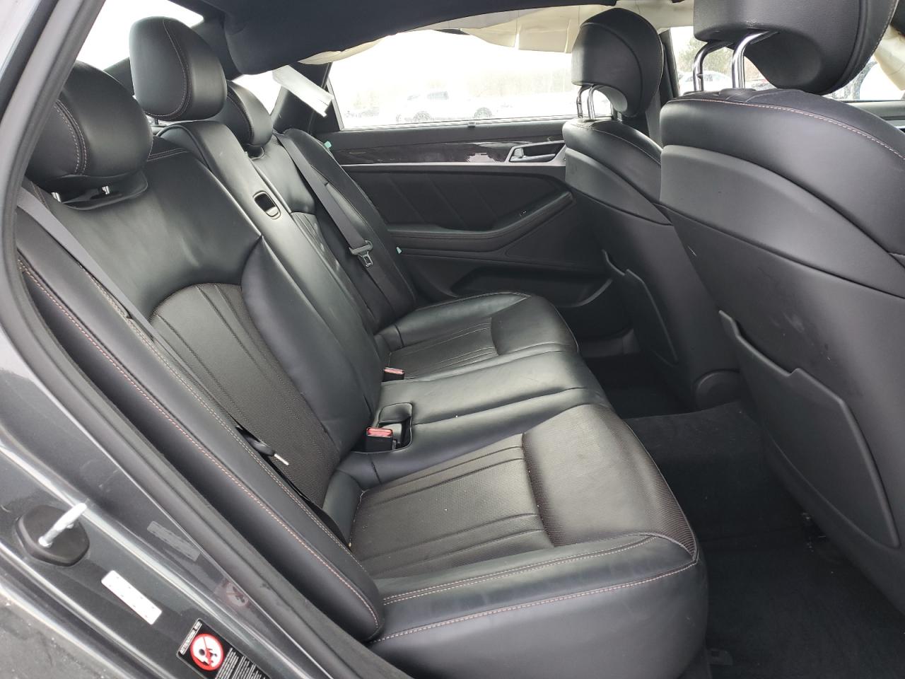2018 Genesis G80 - Image 11