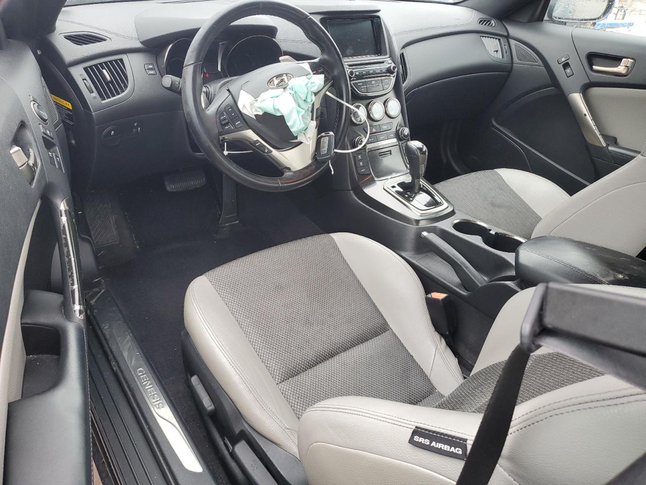 2014 Hyundai Genesis - Image 8