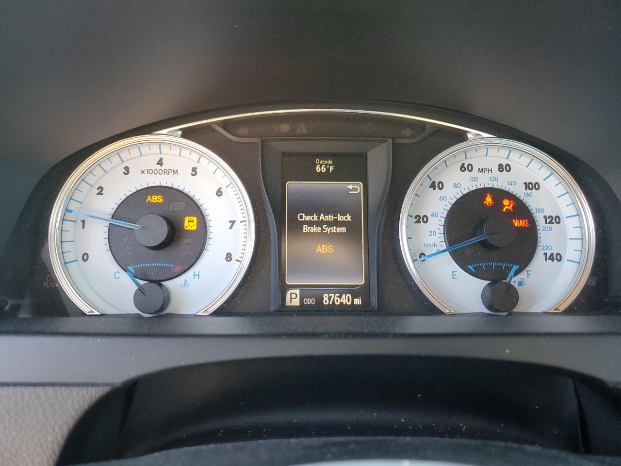 2016 Toyota Camry - Image 9