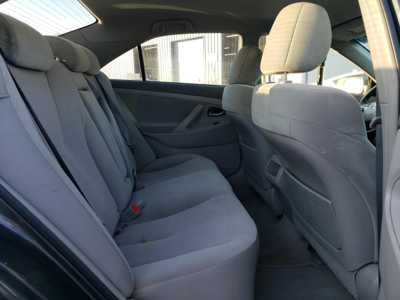2010 Toyota Camry - Image 11