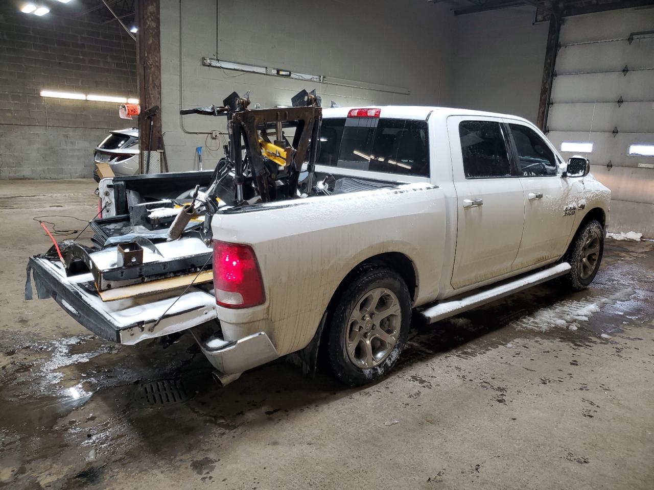 2016 RAM 1500 - Image 3