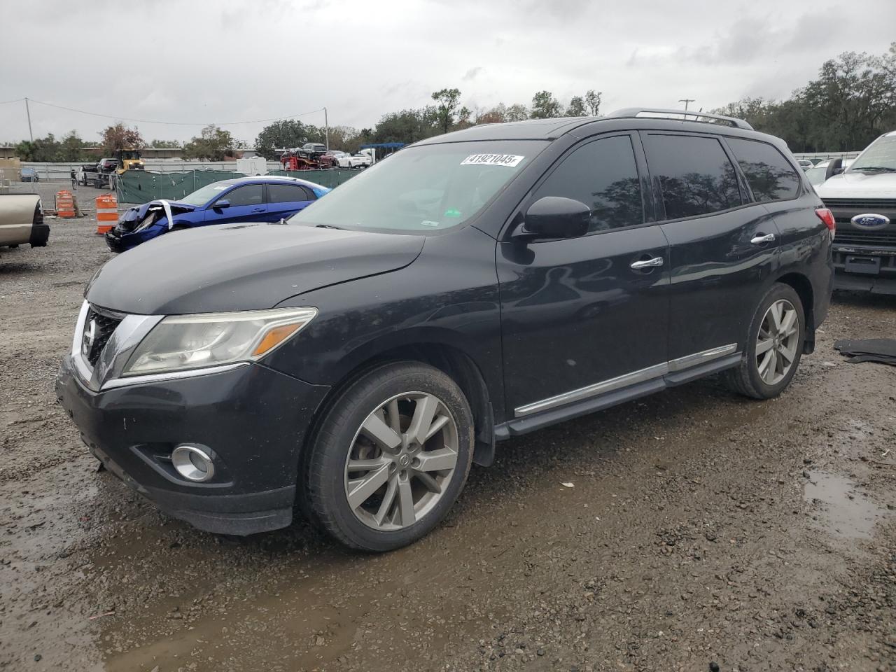 2016 Nissan Pathfinder - Image 1