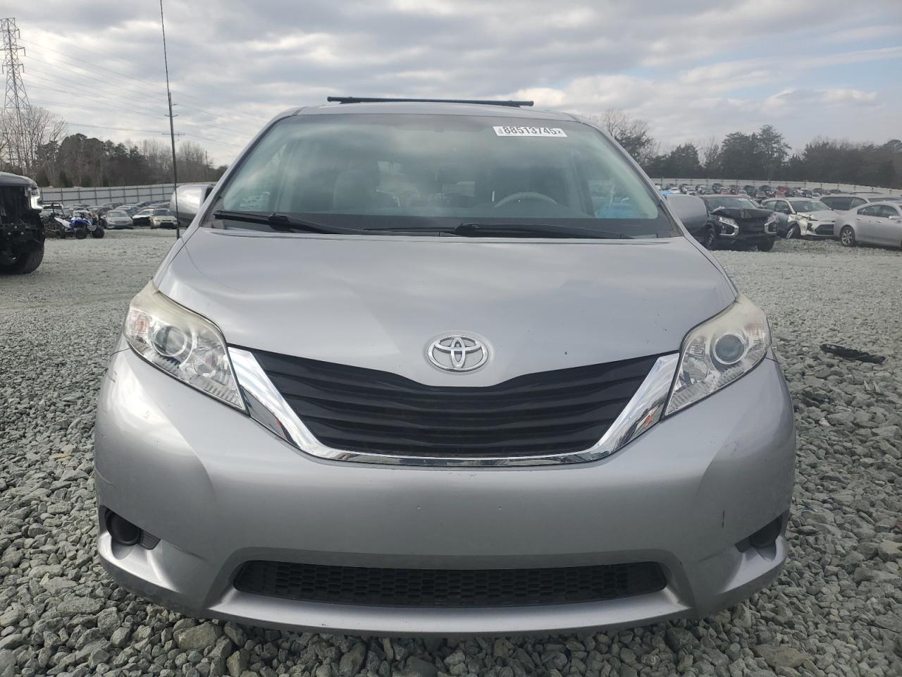 2012 Toyota Sienna - Image 5