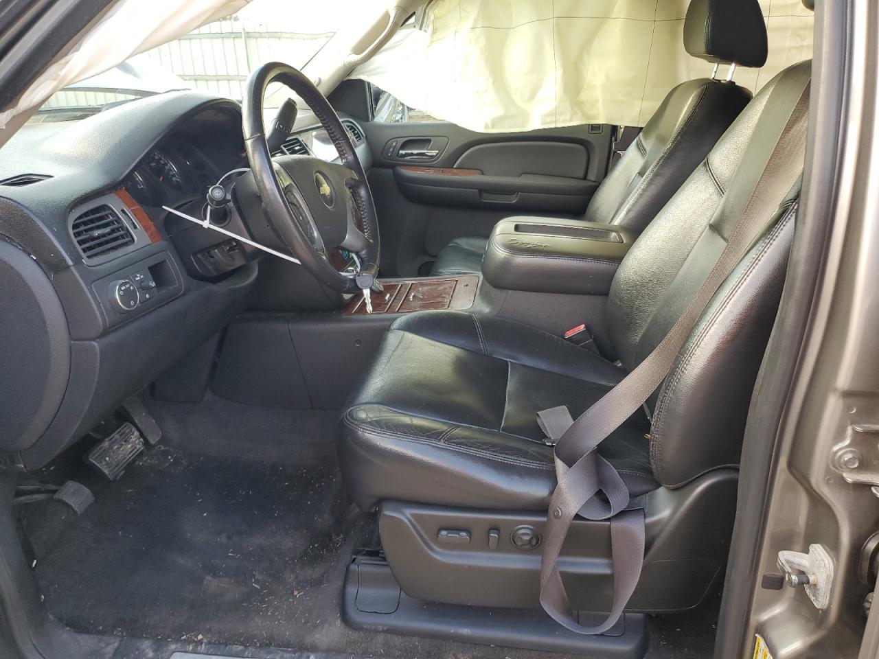 2009 Chevrolet Suburban - Image 7